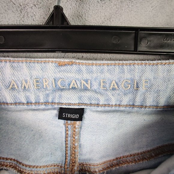 American Eagle Outfitters Light Blue High Rise Jeans - Picture 9 of 10